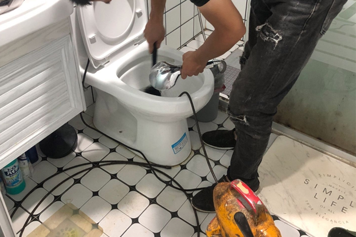 梨林镇马桶堵塞自己疏通还是找师傅?专业上门服务让你省时更省心